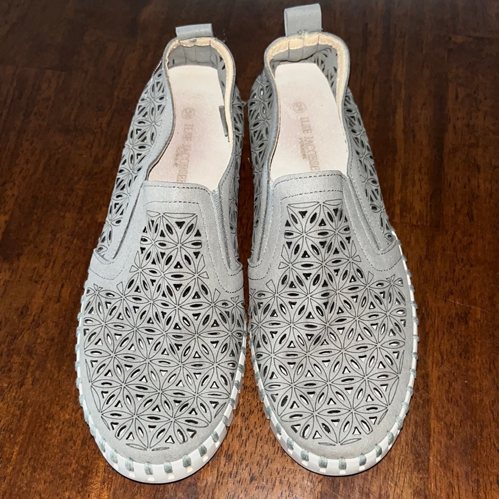 Isle Jacobsen Leather Perforated Sneakers